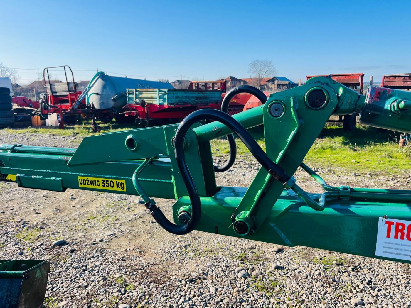 Brat excavator pentru tractor cu cupa si gheare de gunoi Agromet — utilaj agricol de vanzare