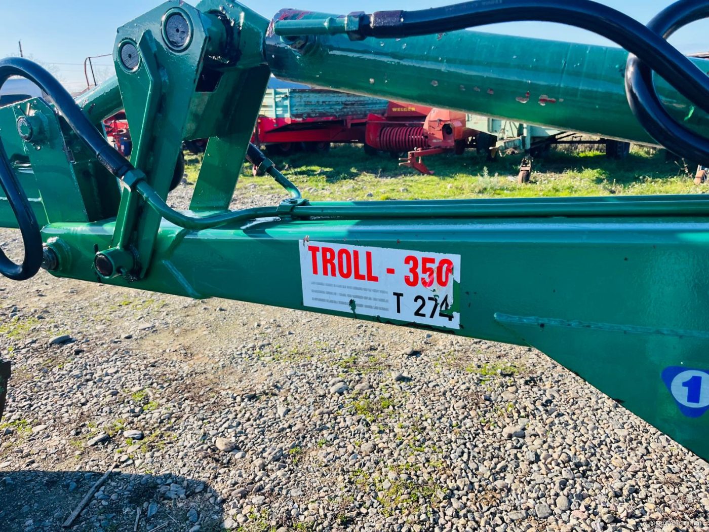 Brat excavator pentru tractor cu cupa si gheare de gunoi Agromet — utilaj agricol de vanzare