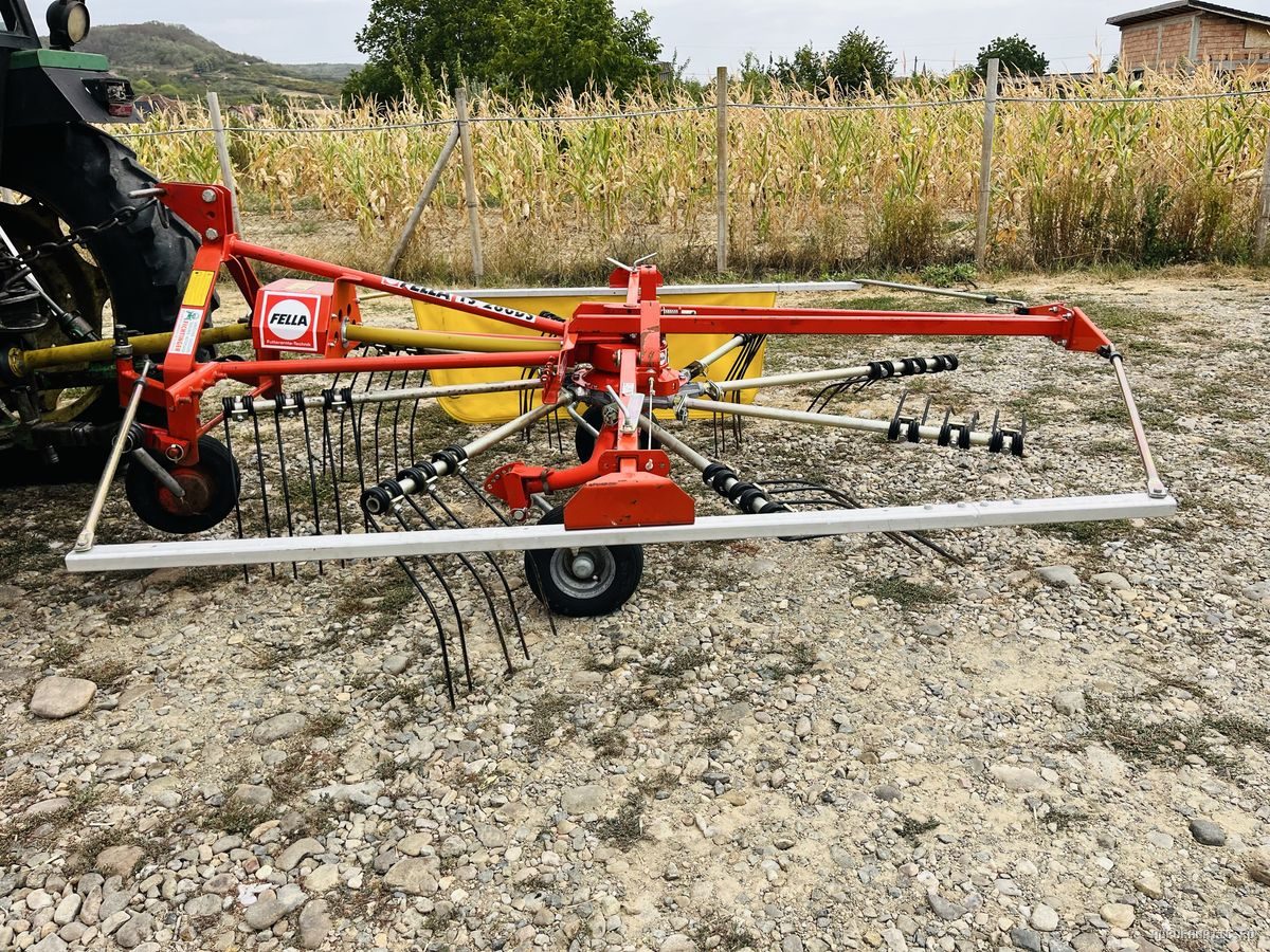 Grebla de adunat fan iarba lucerna paie tip paianjen cu 8 brate 2.60 m latime Fella cu camera inchisa pe vaselina cu brate detasabile 3 roti — utilaj agricol de vanzare la AgroFanatic Bihor