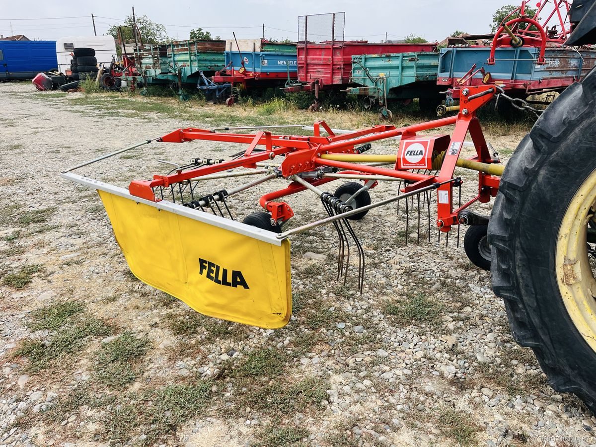 Grebla de adunat fan iarba lucerna paie tip paianjen cu 8 brate 2.60 m latime Fella cu camera inchisa pe vaselina cu brate detasabile 3 roti — utilaj agricol de vanzare la AgroFanatic Bihor