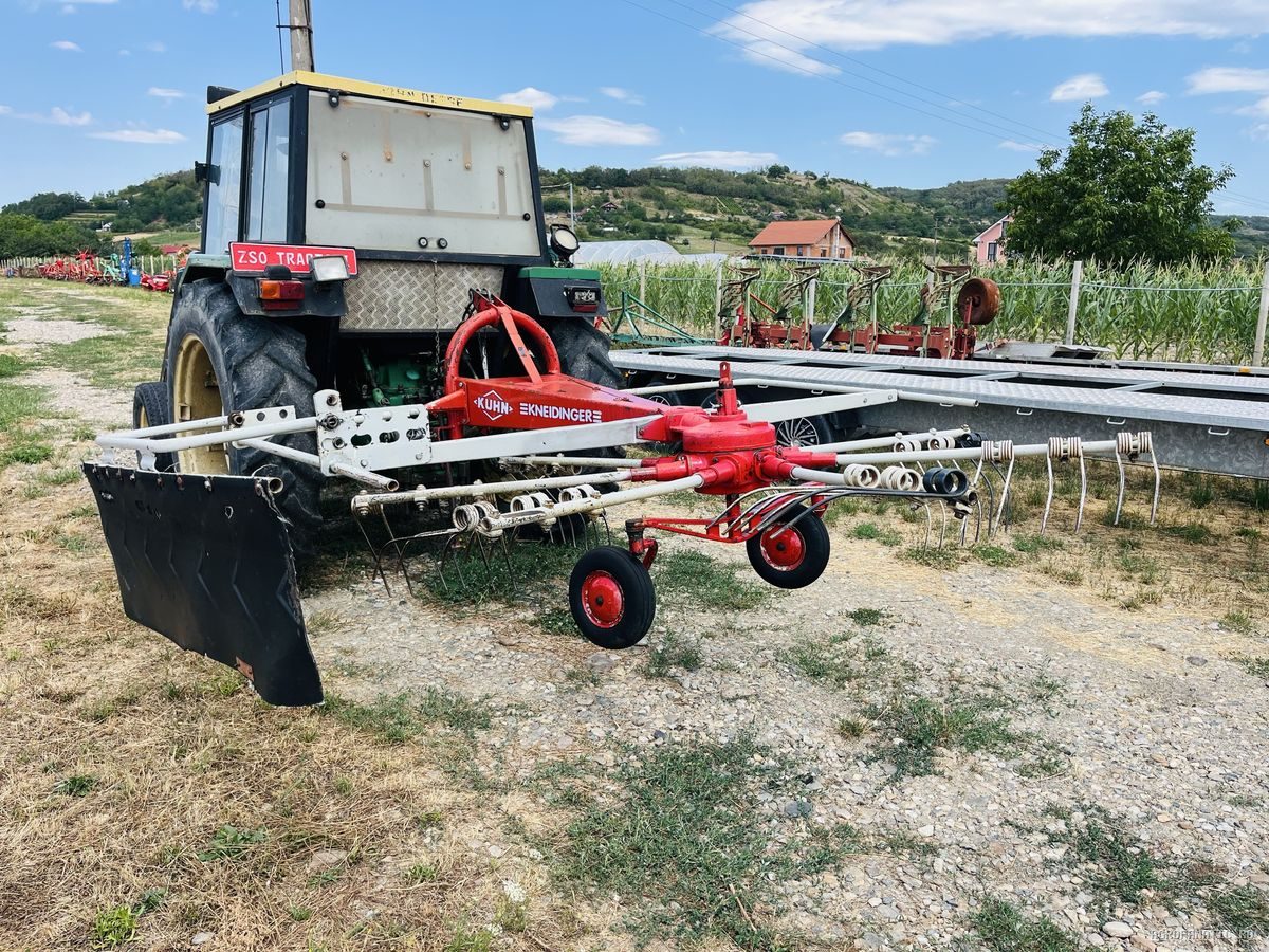 Grebla de adunat tip paianjen paiangen, fan iarba paie lucerna goz Kuhn baie ulei cu 7 brate 2.40 m latime — utilaj agricol de vanzare la AgroFanatic Bihor