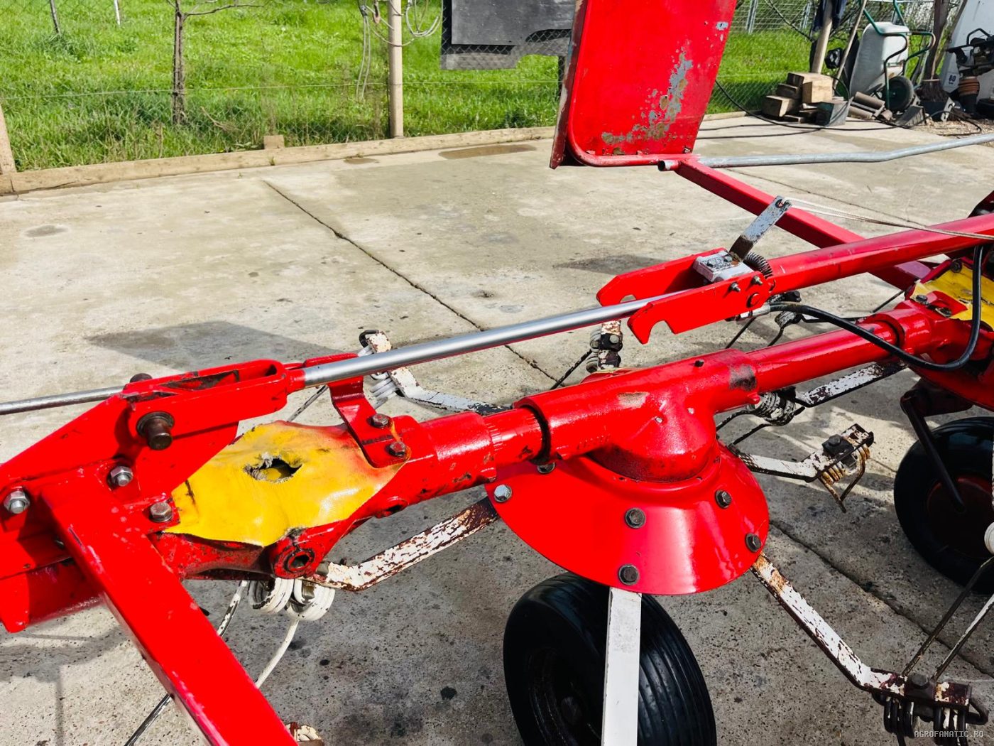 Grebla de imprastiat fan, iarba, lucerna Pottinger 6.70 m latime — utilaj agricol de vanzare