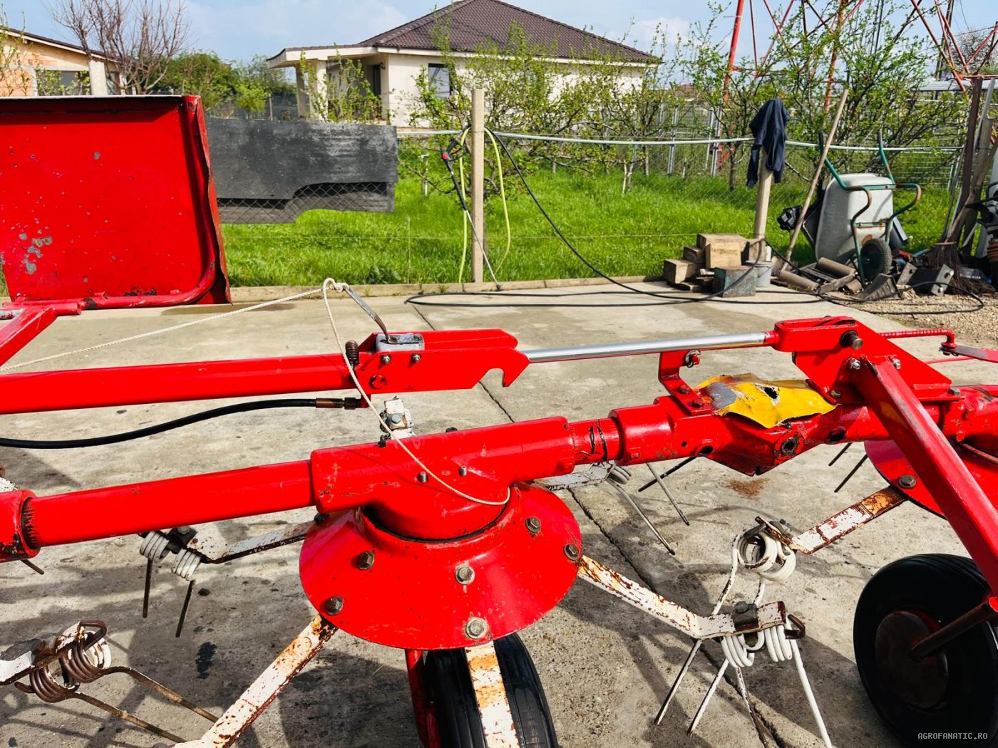 Grebla de imprastiat fan, iarba, lucerna Pottinger 6.70 m latime — utilaj agricol de vanzare