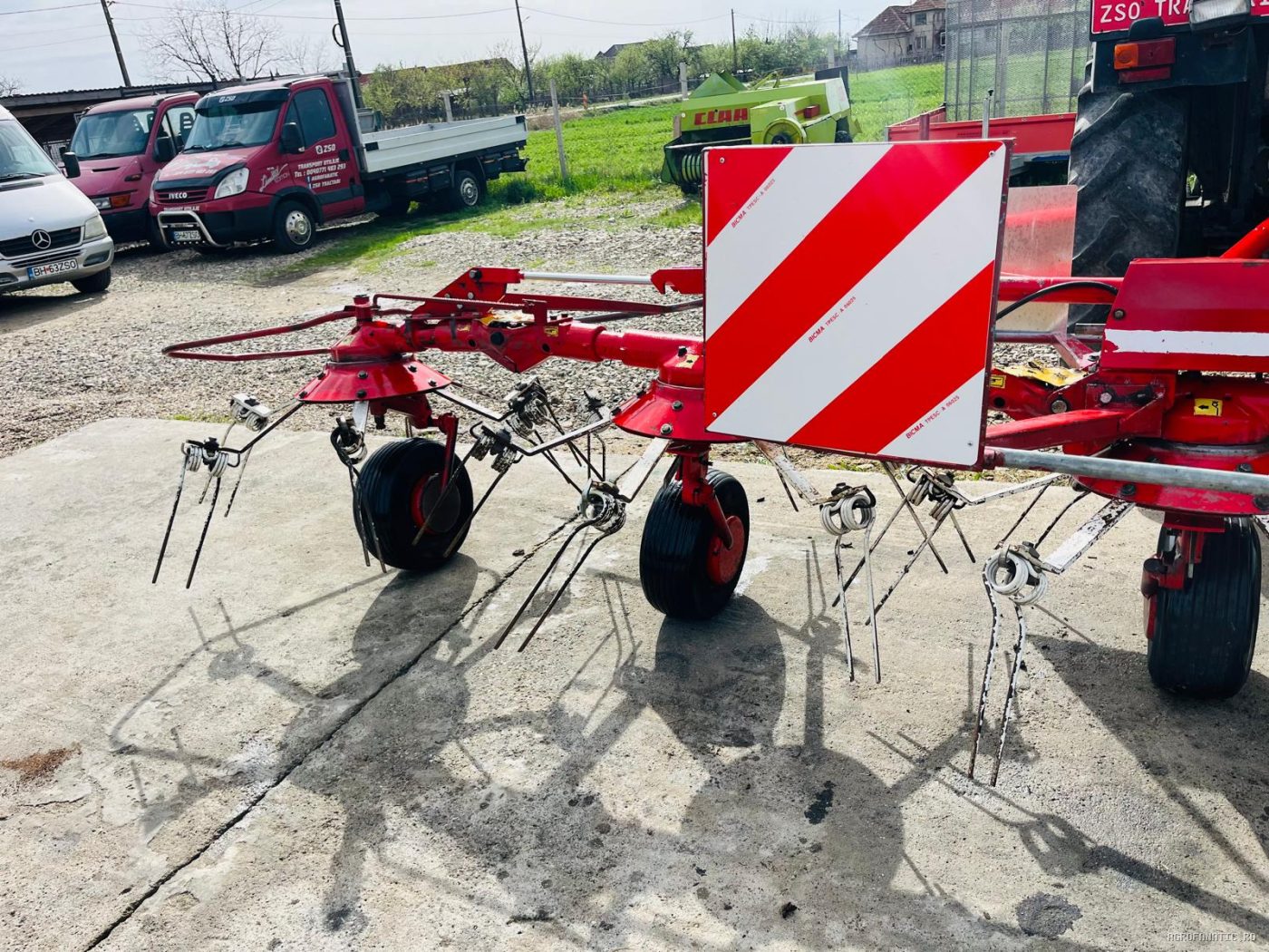 Grebla de imprastiat fan, iarba, lucerna Pottinger 6.70 m latime — utilaj agricol de vanzare