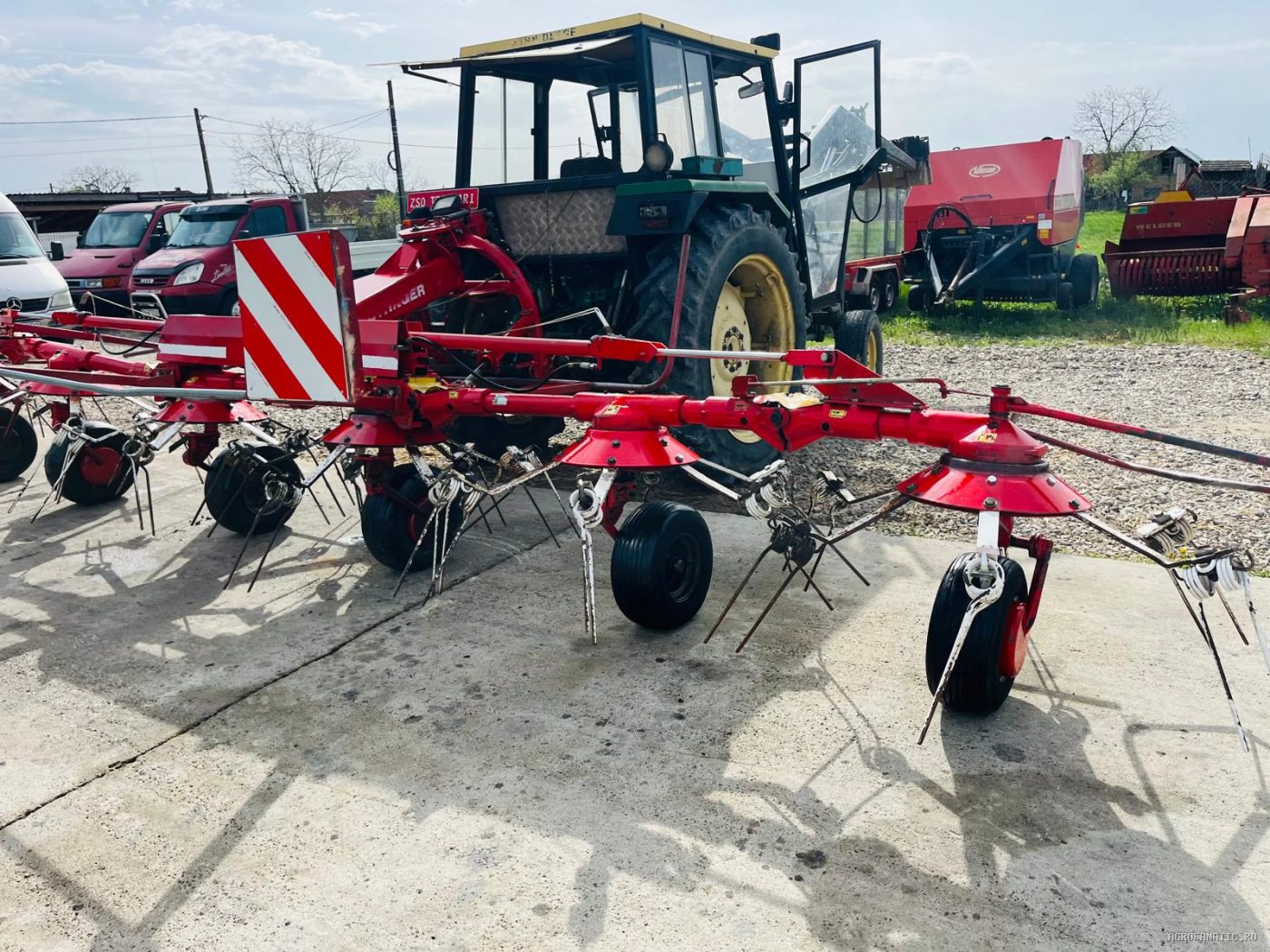 Grebla de imprastiat fan, iarba, lucerna Pottinger 6.70 m latime — utilaj agricol de vanzare
