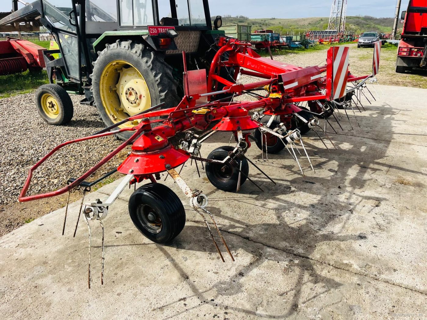 Grebla de imprastiat fan, iarba, lucerna Pottinger 6.70 m latime — utilaj agricol de vanzare