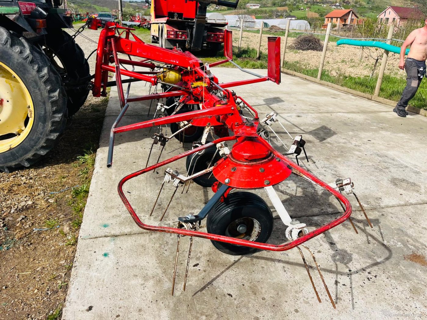 Grebla de imprastiat fan, iarba, lucerna Pottinger 6.70 m latime — utilaj agricol de vanzare