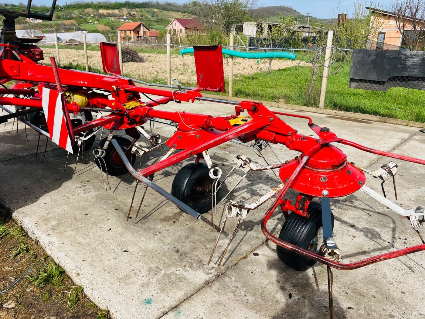 Grebla de imprastiat fan, iarba, lucerna Pottinger 6.70 m latime — utilaj agricol de vanzare