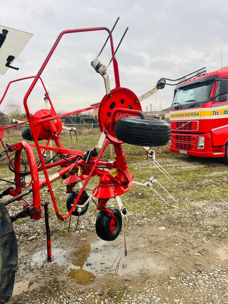 Grebla de imprastiat fan, iarba, paie, lucerna Pottinger — utilaj agricol de vanzare