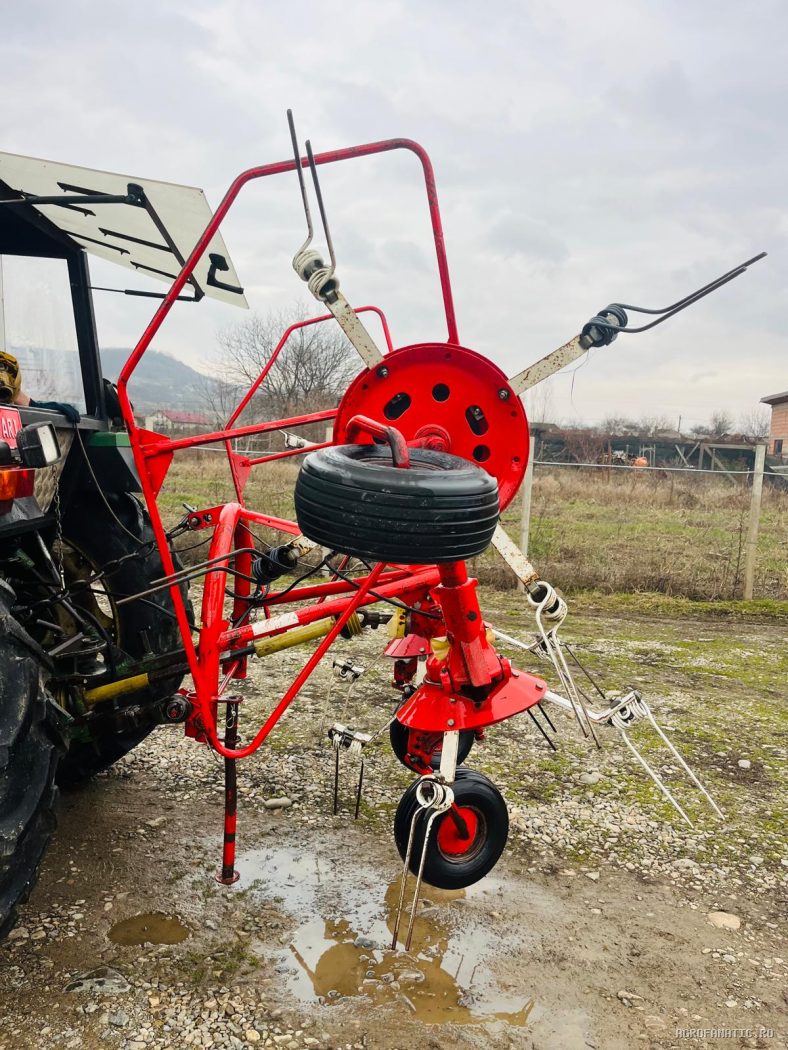 Grebla de imprastiat fan, iarba, paie, lucerna Pottinger — utilaj agricol de vanzare