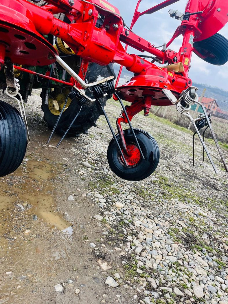 Grebla de imprastiat fan, iarba, paie, lucerna Pottinger — utilaj agricol de vanzare