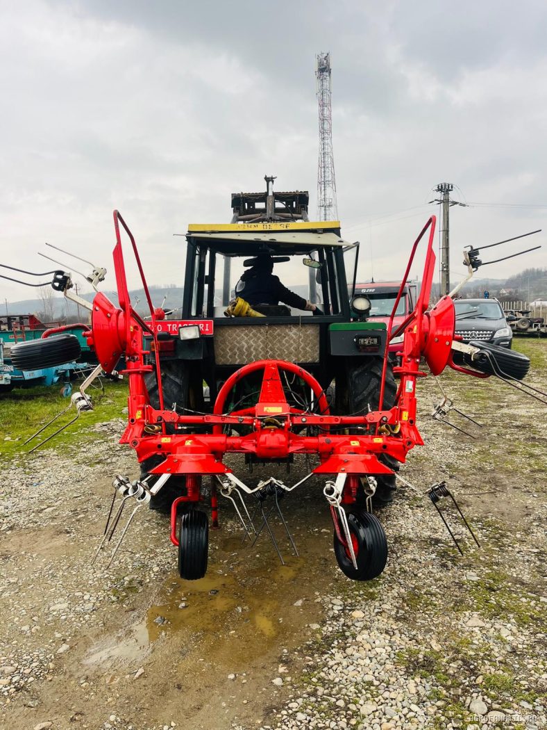 Grebla de imprastiat fan, iarba, paie, lucerna Pottinger — utilaj agricol de vanzare