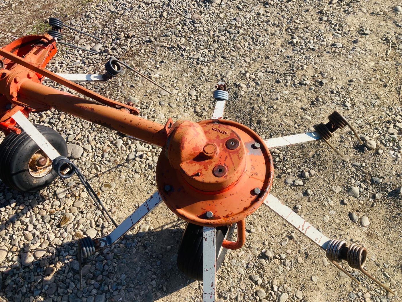 Grebla de imprastiat fan Kuhn 4.40 m — utilaj agricol de vanzare