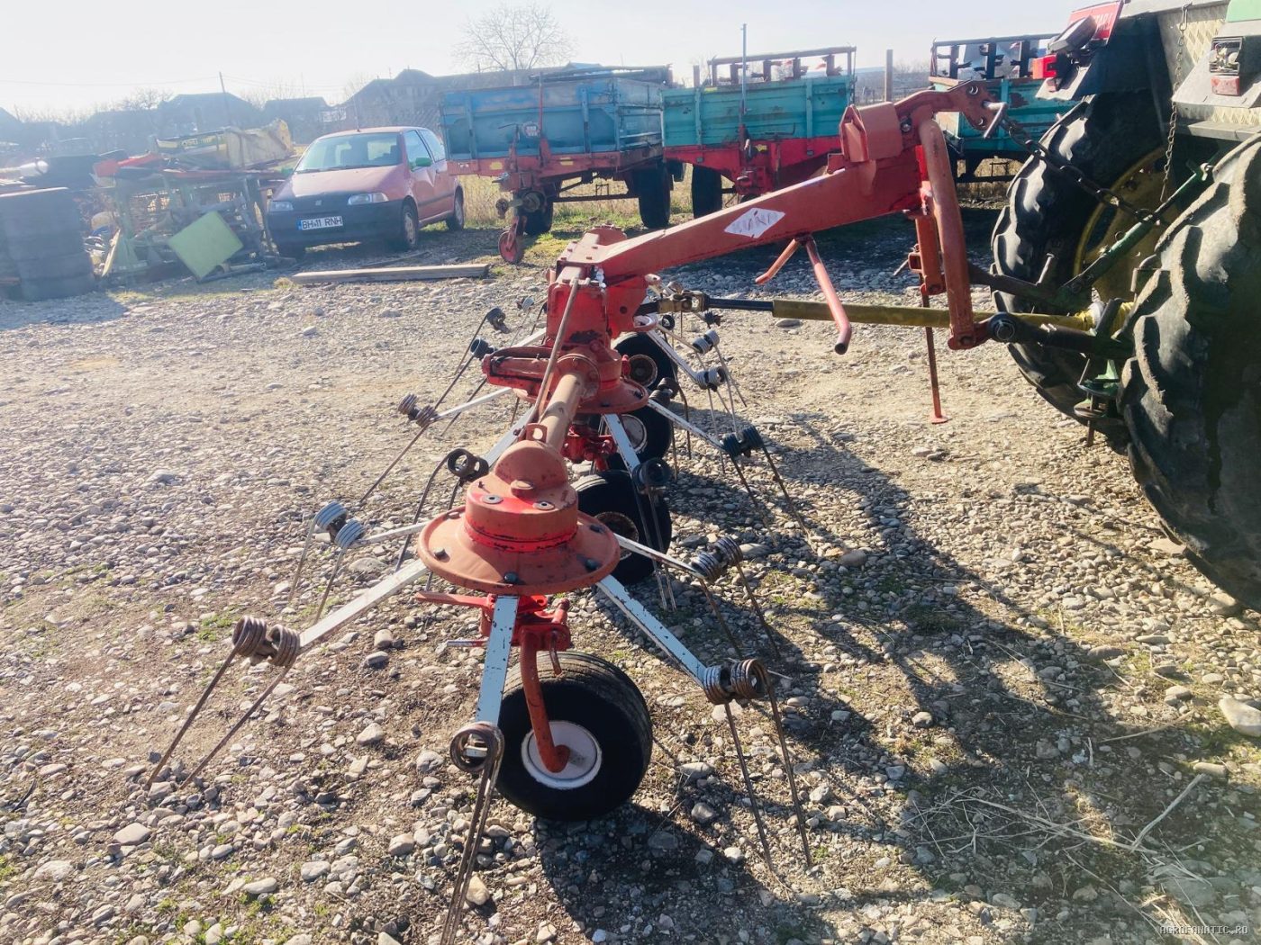 Grebla de imprastiat fan Kuhn 4.40 m — utilaj agricol de vanzare