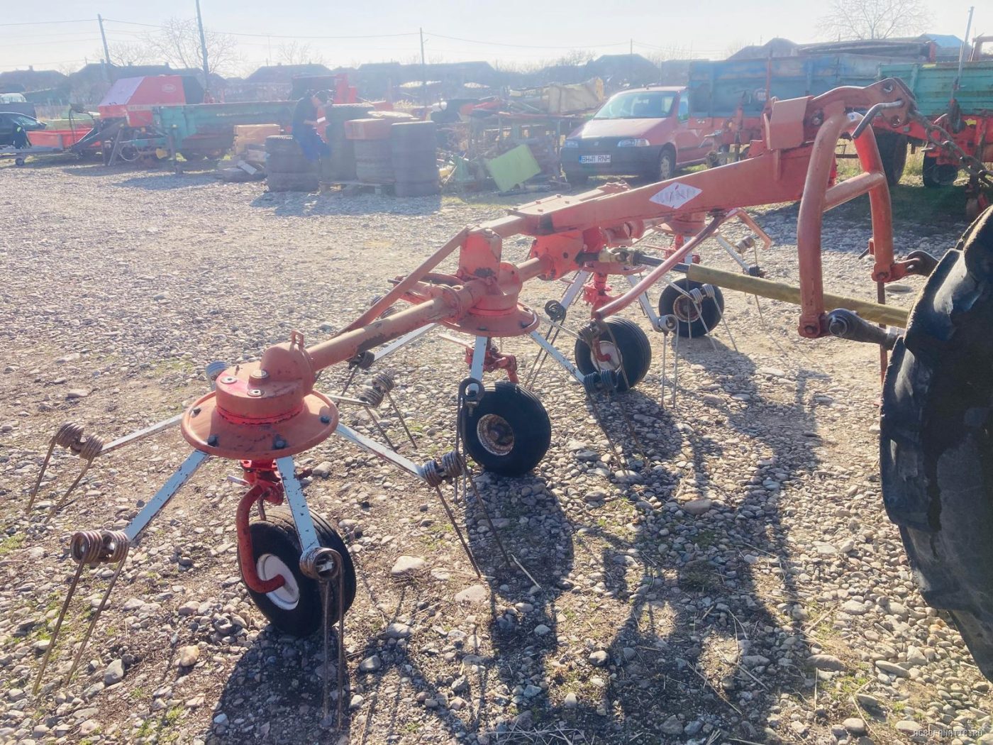 Grebla de imprastiat fan Kuhn 4.40 m — utilaj agricol de vanzare