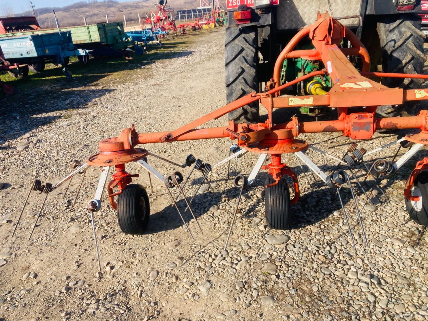 Grebla de imprastiat fan Kuhn 4.40 m — utilaj agricol de vanzare