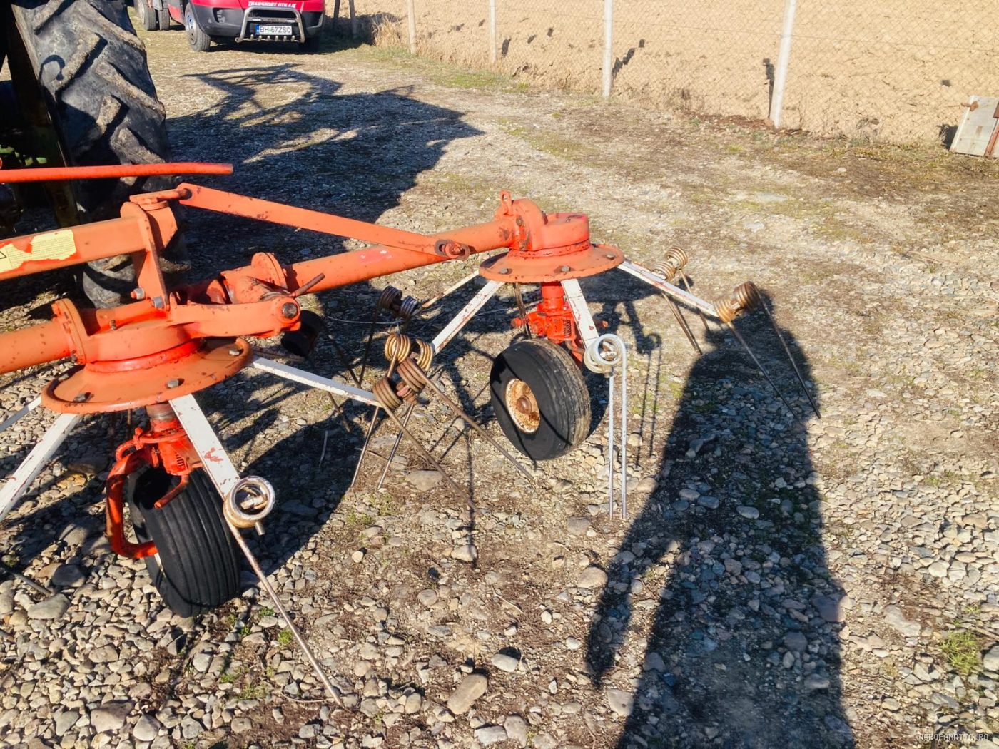 Grebla de imprastiat fan Kuhn 4.40 m — utilaj agricol de vanzare