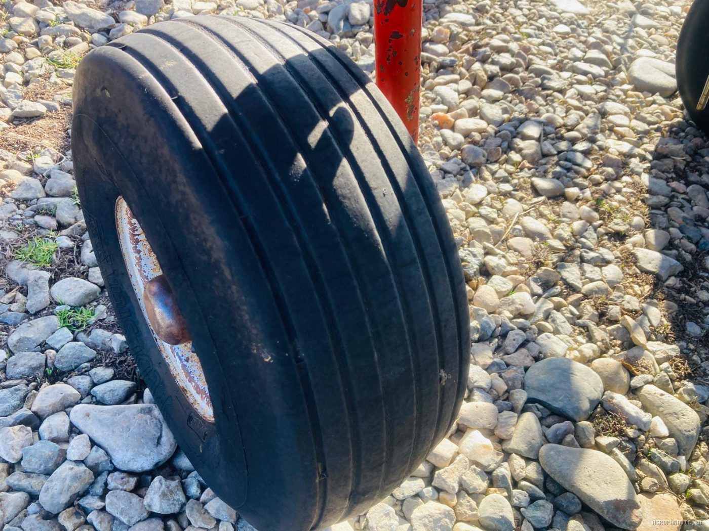 Grebla de imprastiat fan Kuhn 4.40 m — utilaj agricol de vanzare