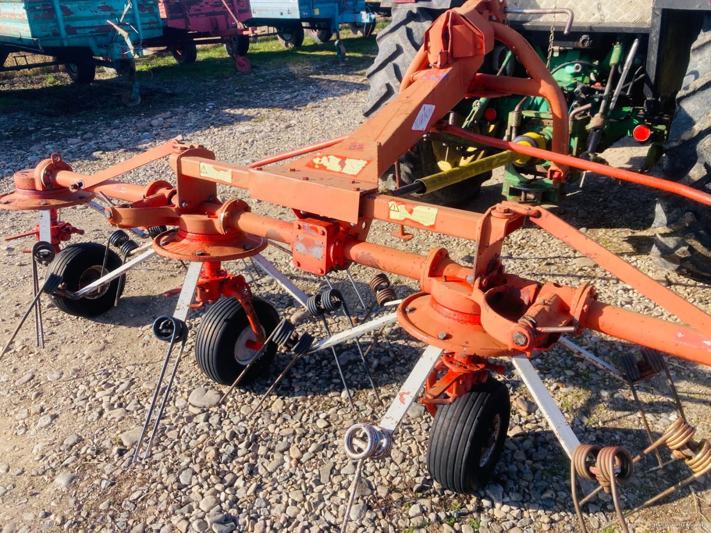 Grebla de imprastiat fan Kuhn 4.40 m — utilaj agricol de vanzare