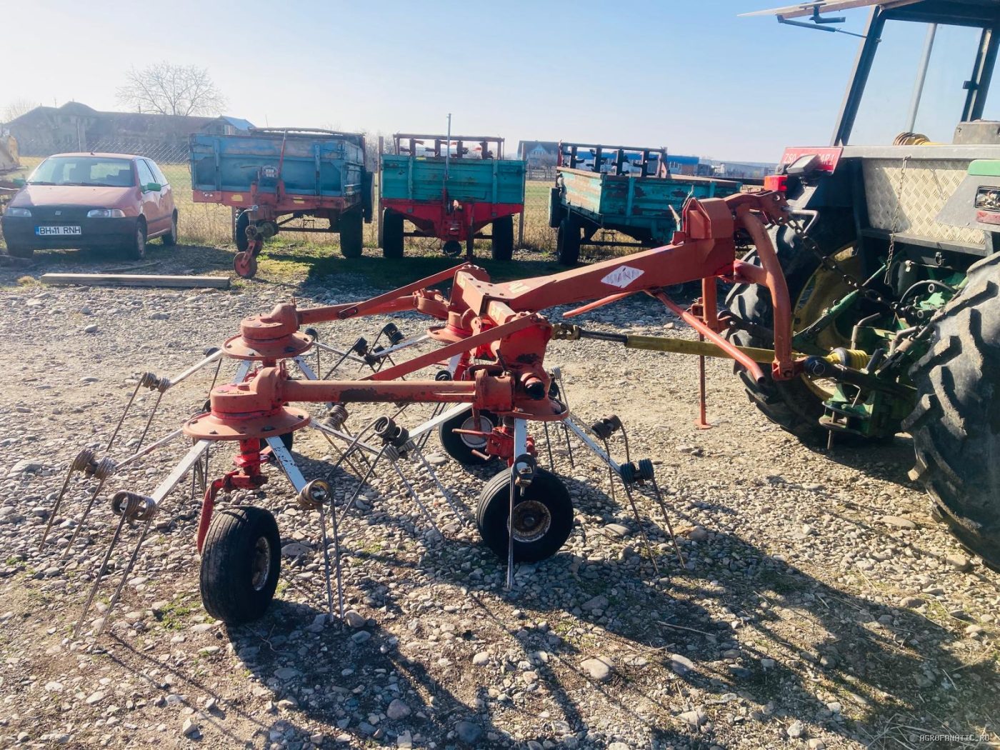 Grebla de imprastiat fan Kuhn 4.40 m — utilaj agricol de vanzare
