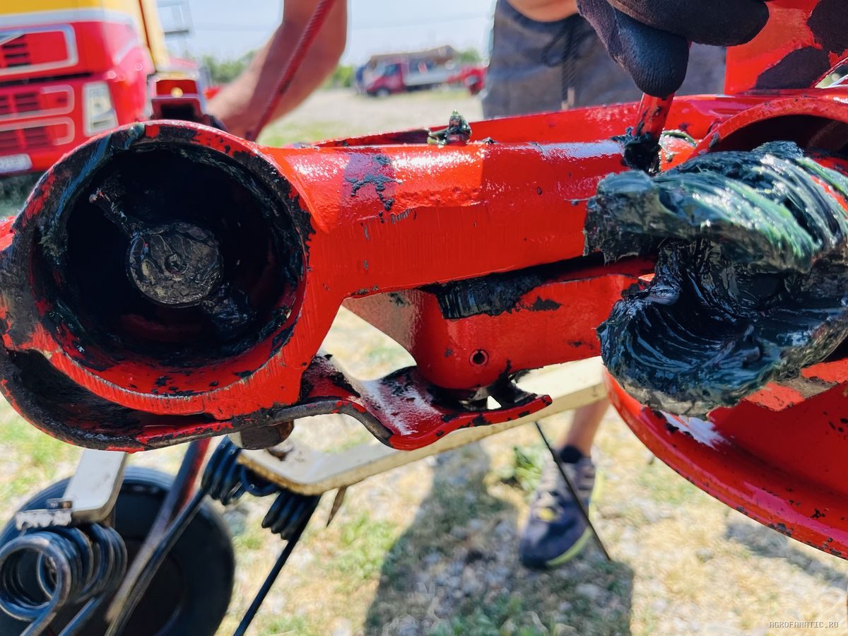 Grebla de imprastiat, inproscat, rasfirat, risipit Fahr 3.6 m latime — utilaj agricol de vanzare la AgroFanatic Bihor