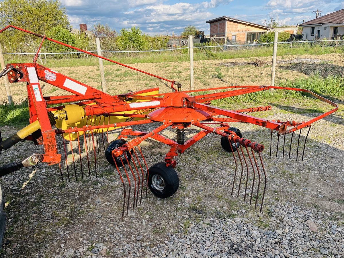 Grebla tip paianjen, paiangen Fella cu 3 roti, 8 brate de adunat fan, iarba, paie, lucerna — utilaj agricol de vanzare la AgroFanatic Bihor