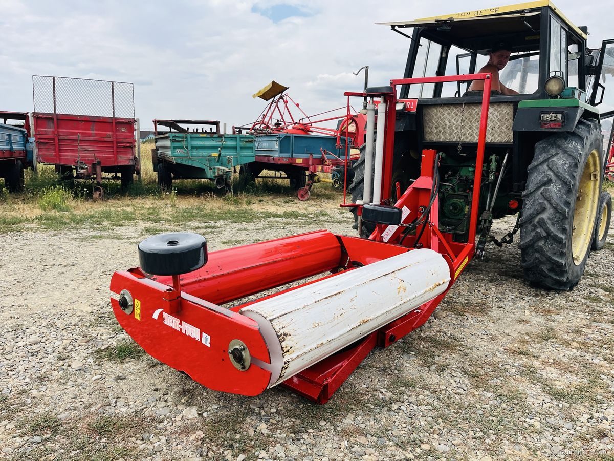 Infoliator, foliator baloti de paie lucerna fan iarba siloz rotunzi 1.20 m, 1.60 m Metal Fach cu folie de 50 - 75 cm, cu numarator digital si pompa — utilaj agricol de vanzare la AgroFanatic Bihor