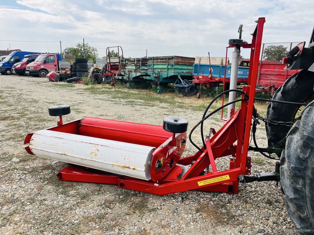 Infoliator, foliator baloti de paie lucerna fan iarba siloz rotunzi 1.20 m, 1.60 m Metal Fach cu folie de 50 - 75 cm, cu numarator digital si pompa — utilaj agricol de vanzare la AgroFanatic Bihor
