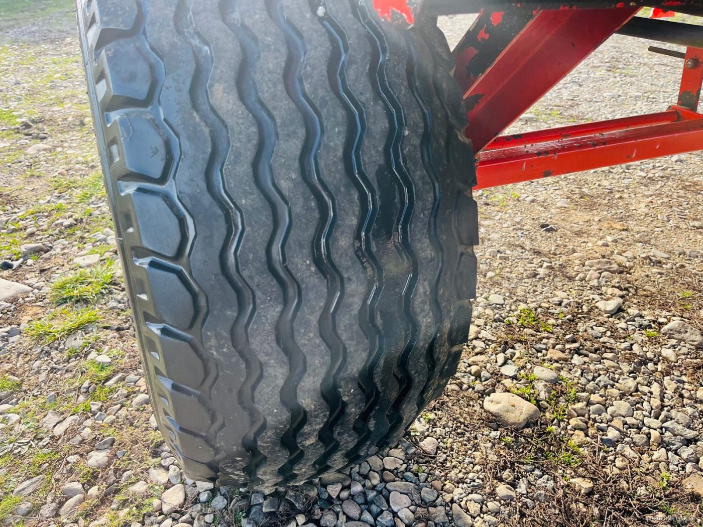Mig gunoi Gruber 4.5 Tone — utilaj agricol de vanzare