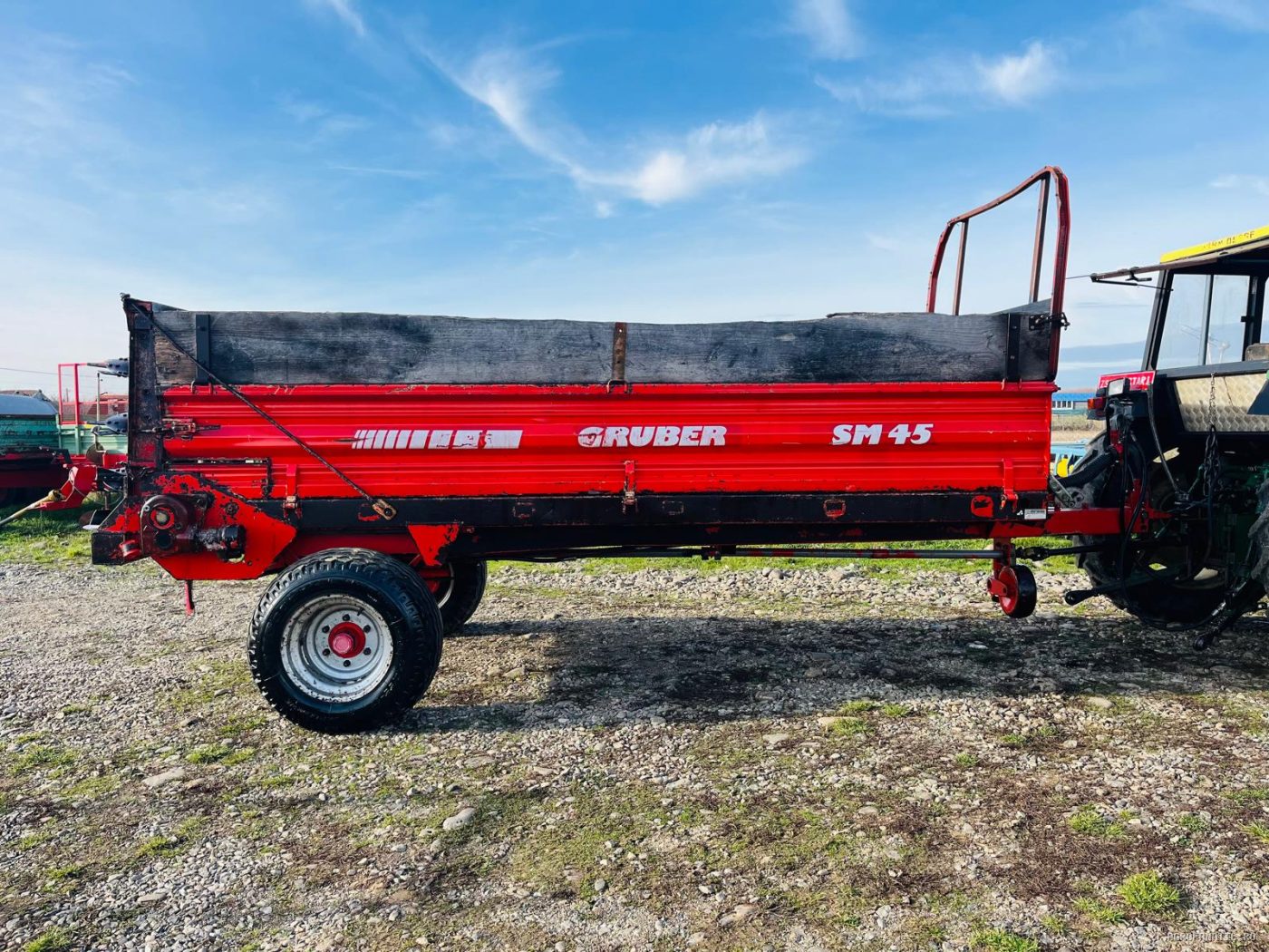 Mig gunoi Gruber 4.5 Tone — utilaj agricol de vanzare