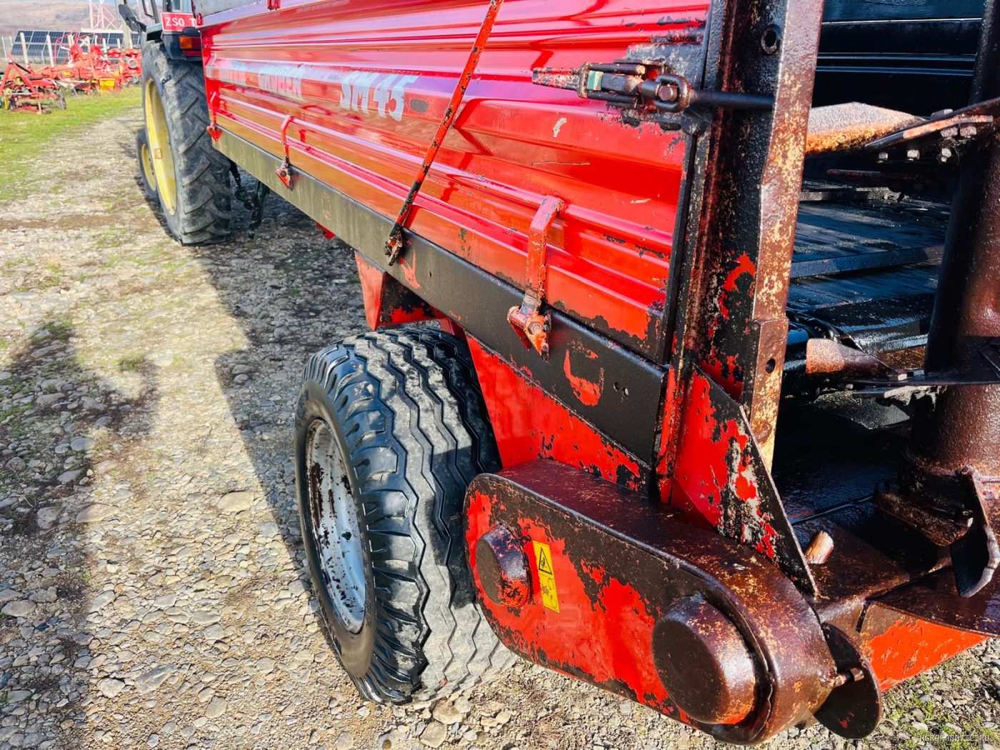 Mig gunoi Gruber 4.5 Tone — utilaj agricol de vanzare