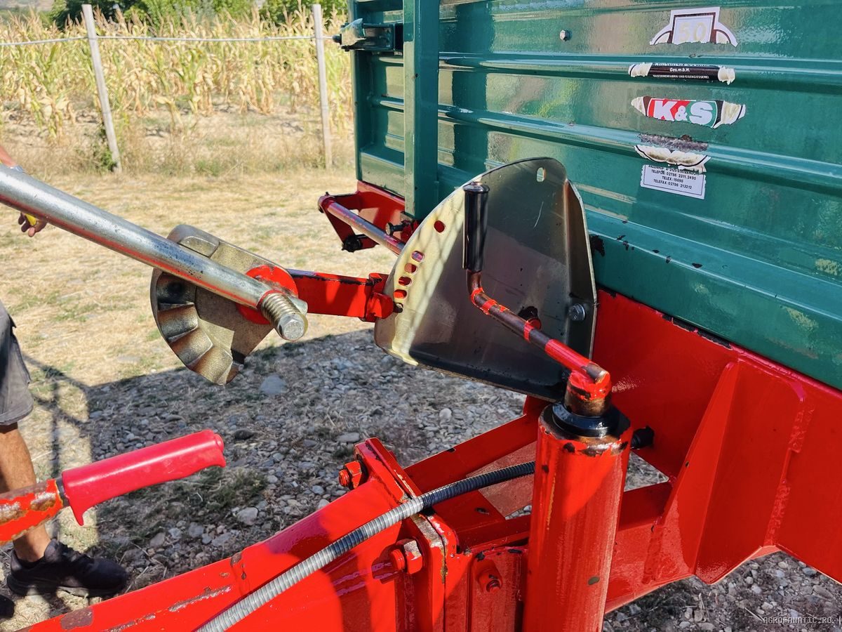 Mig gunoi, remorca de imprastiat inproscat balegar de grajd cu 4 tamburi verticali, sasiu in V 2 sensuri pe banda stare foarte buna, cardan original — utilaj agricol de vanzare la AgroFanatic Bihor