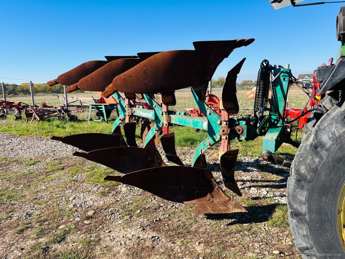 Plug 3 trupite reversibil hidraulic Regent — utilaj agricol de vanzare