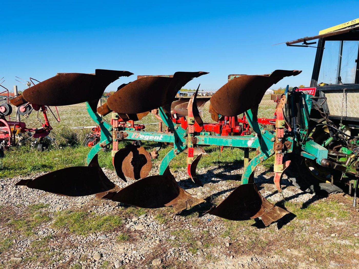 Plug 3 trupite reversibil hidraulic Regent — utilaj agricol de vanzare