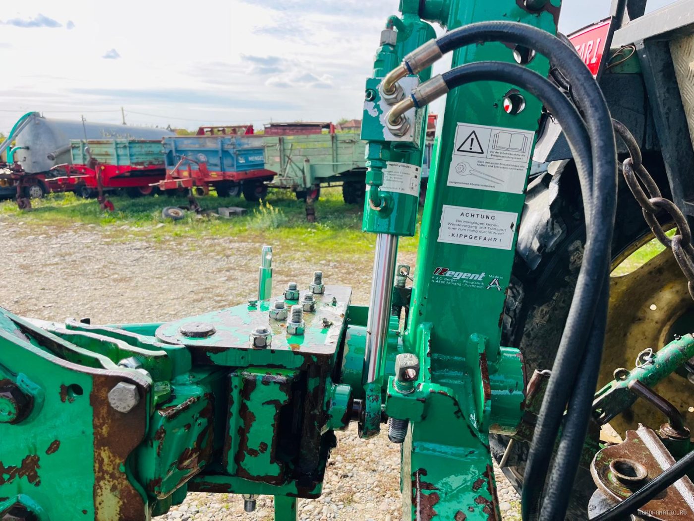 Plug cu 3 cormane reversibil hidraulic Regent Megastar — utilaj agricol de vanzare