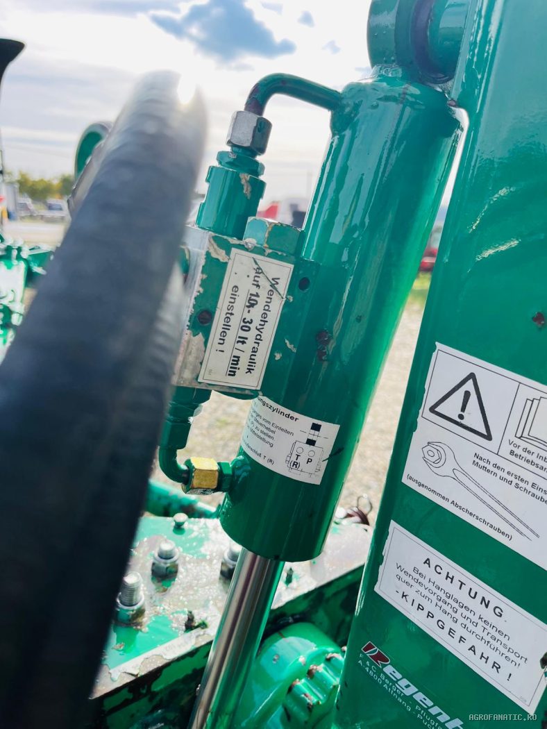 Plug cu 3 cormane reversibil hidraulic Regent Megastar — utilaj agricol de vanzare