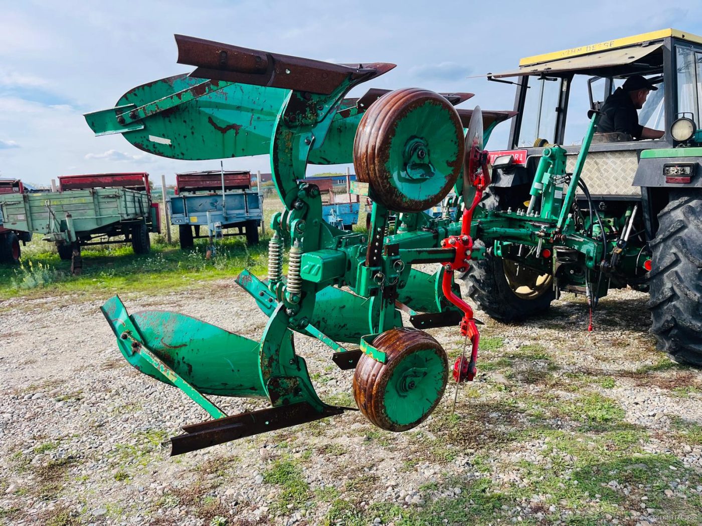 Plug cu 3 cormane reversibil hidraulic Regent Megastar — utilaj agricol de vanzare