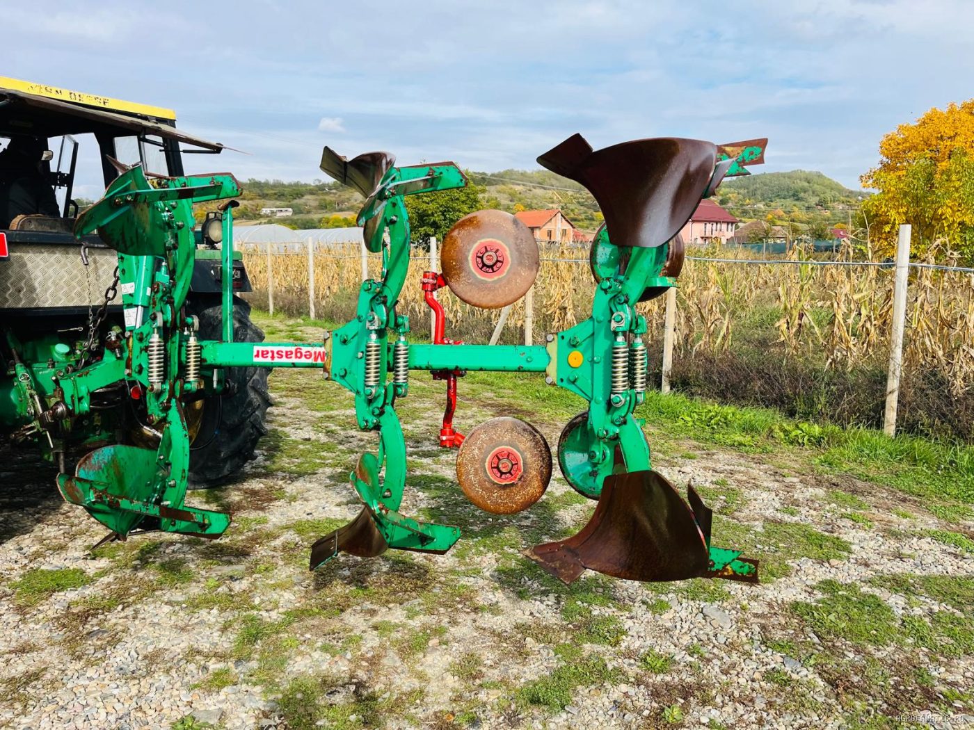 Plug cu 3 cormane reversibil hidraulic Regent Megastar — utilaj agricol de vanzare
