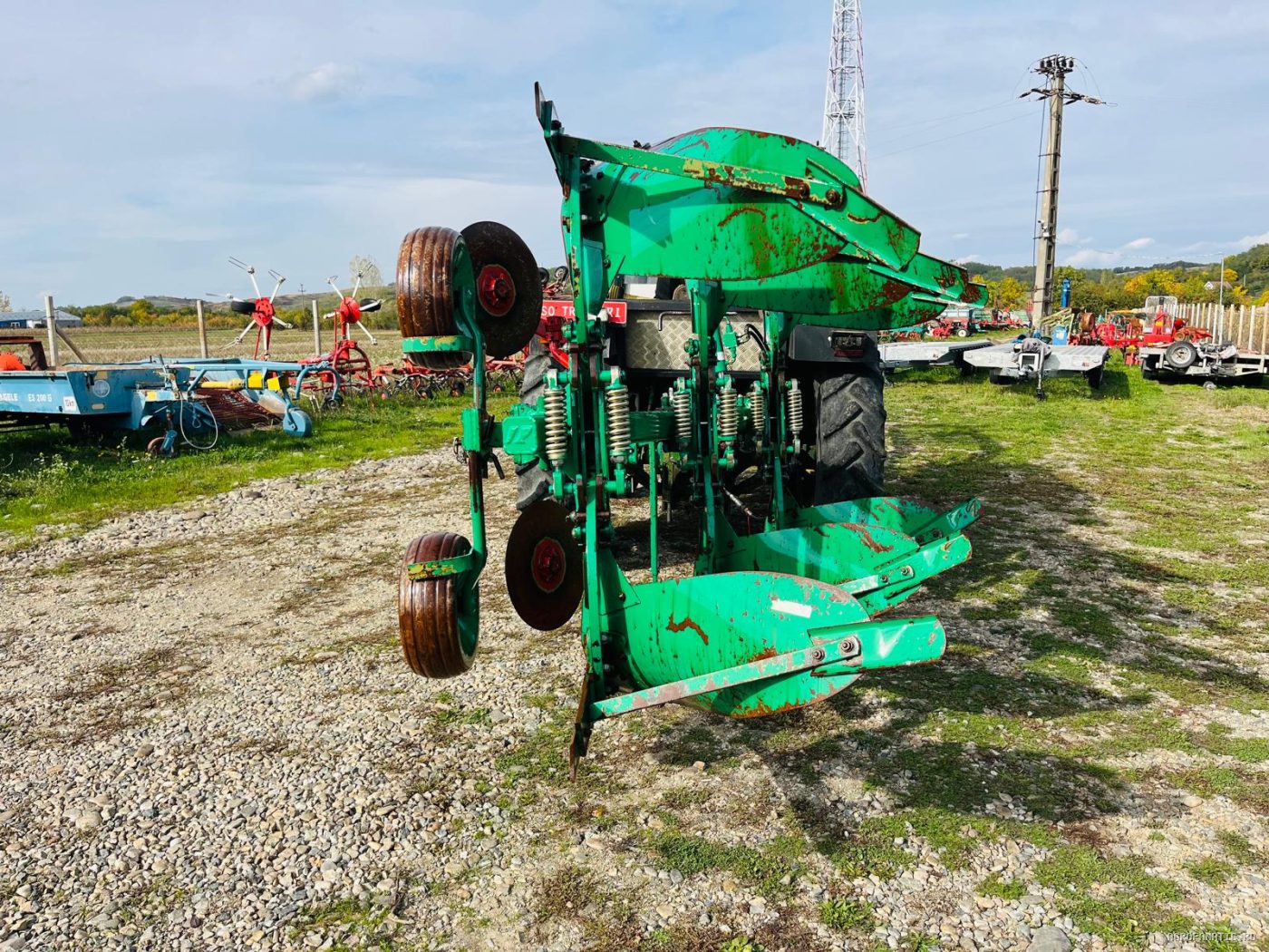Plug cu 3 cormane reversibil hidraulic Regent Megastar — utilaj agricol de vanzare