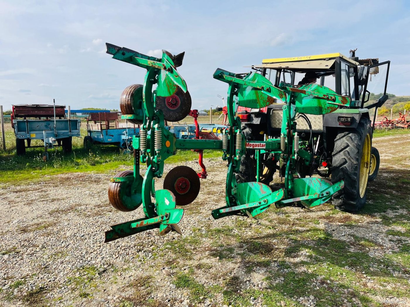 Plug cu 3 cormane reversibil hidraulic Regent Megastar — utilaj agricol de vanzare
