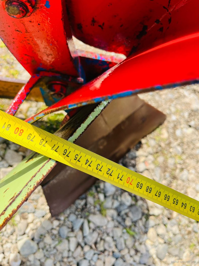 Plug cu 3 cormane Vogel & Noot, fara roata — utilaj agricol de vanzare