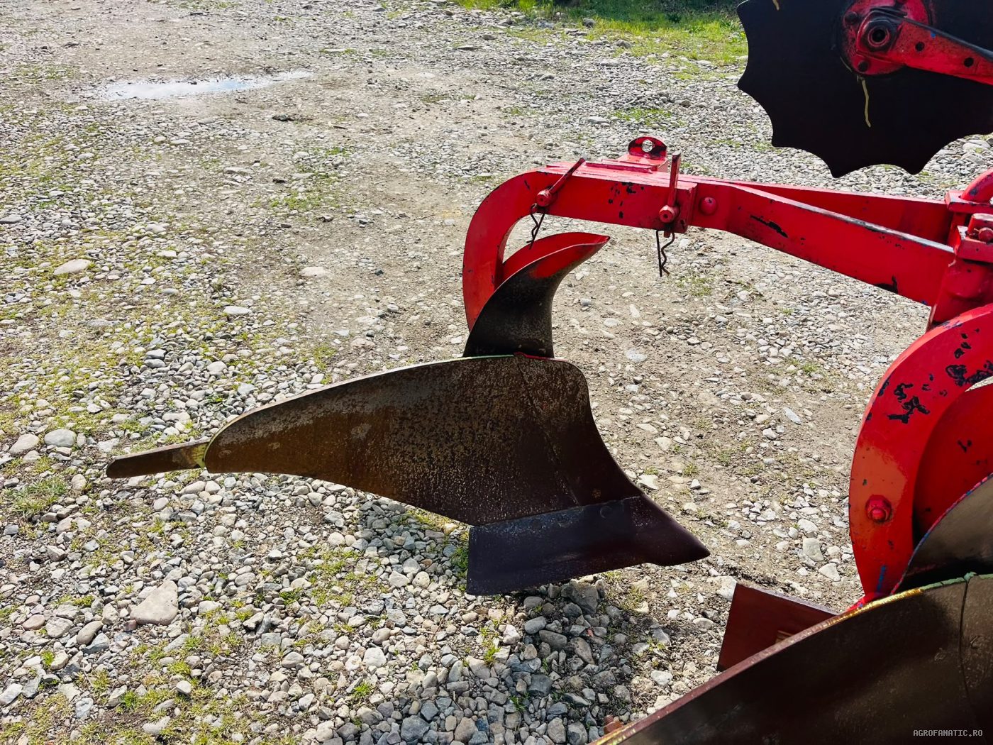 Plug cu 3 cormane Vogel & Noot, fara roata — utilaj agricol de vanzare