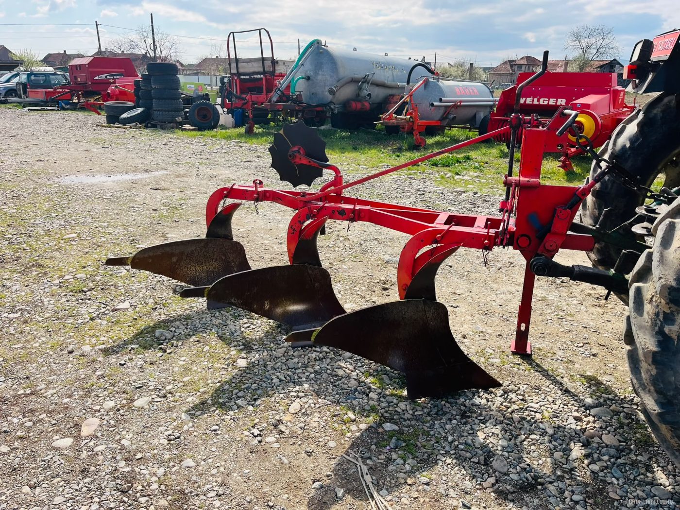 Plug cu 3 cormane Vogel & Noot, fara roata — utilaj agricol de vanzare