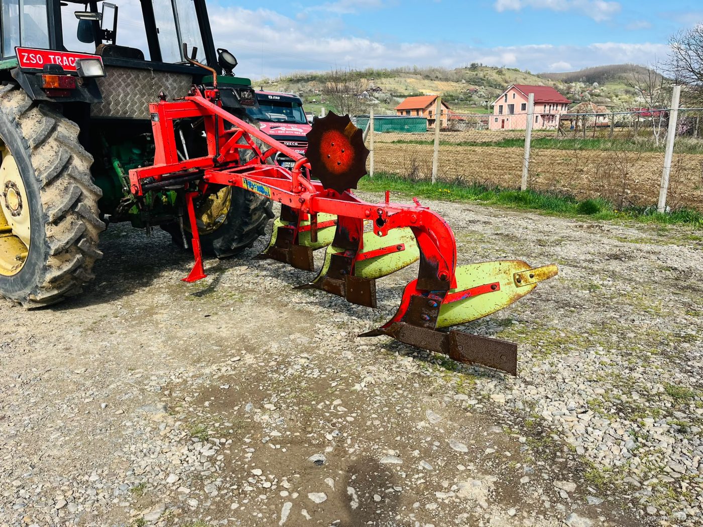 Plug cu 3 cormane Vogel & Noot, fara roata — utilaj agricol de vanzare