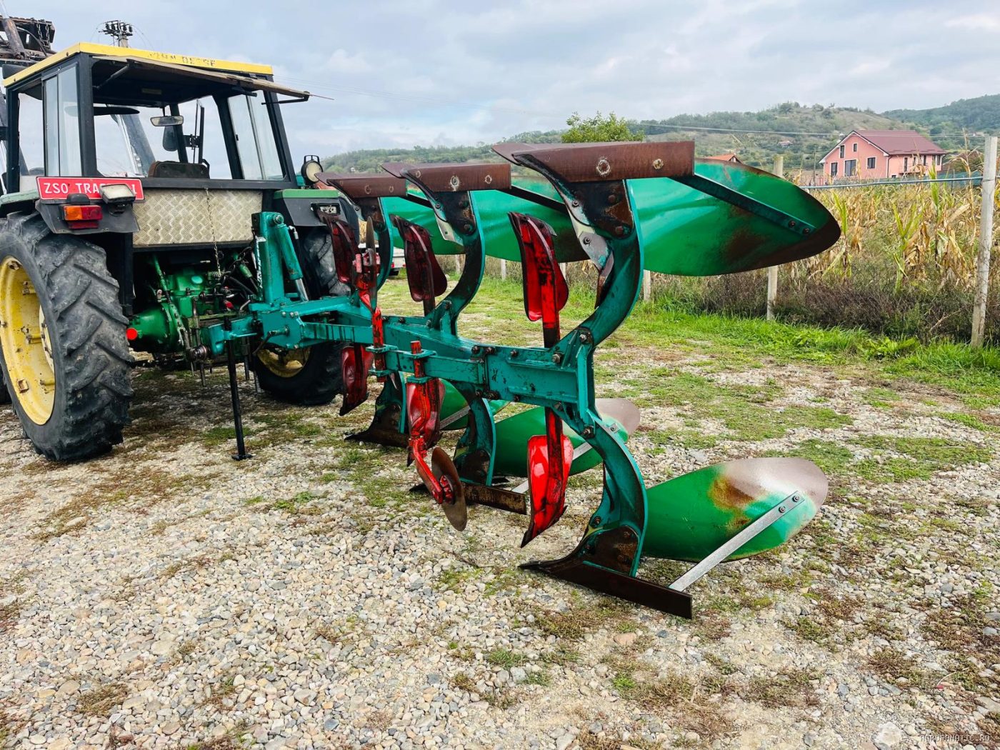 Plug cu 3 trupite reversibil Regent cu cilindru — utilaj agricol de vanzare