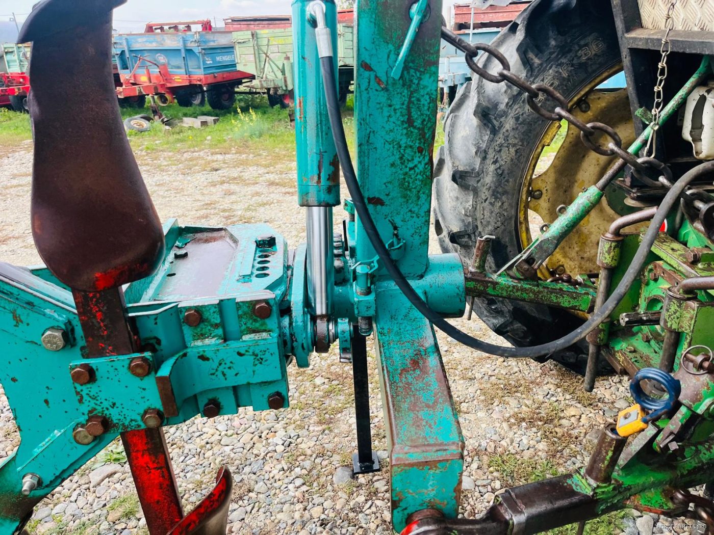 Plug cu 3 trupite reversibil Regent cu cilindru — utilaj agricol de vanzare