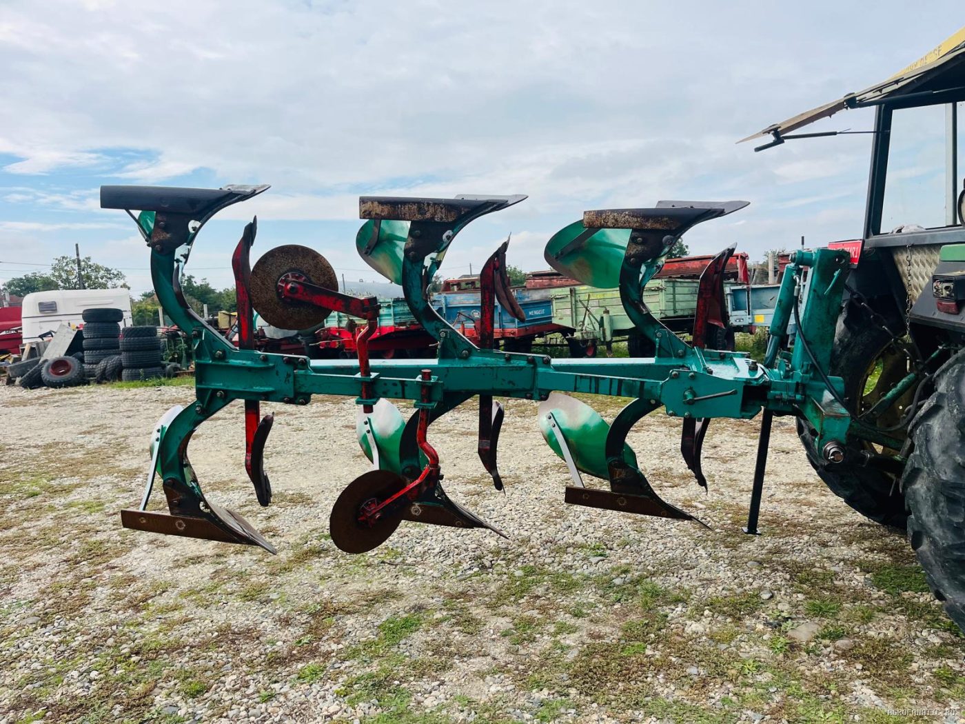Plug cu 3 trupite reversibil Regent cu cilindru — utilaj agricol de vanzare