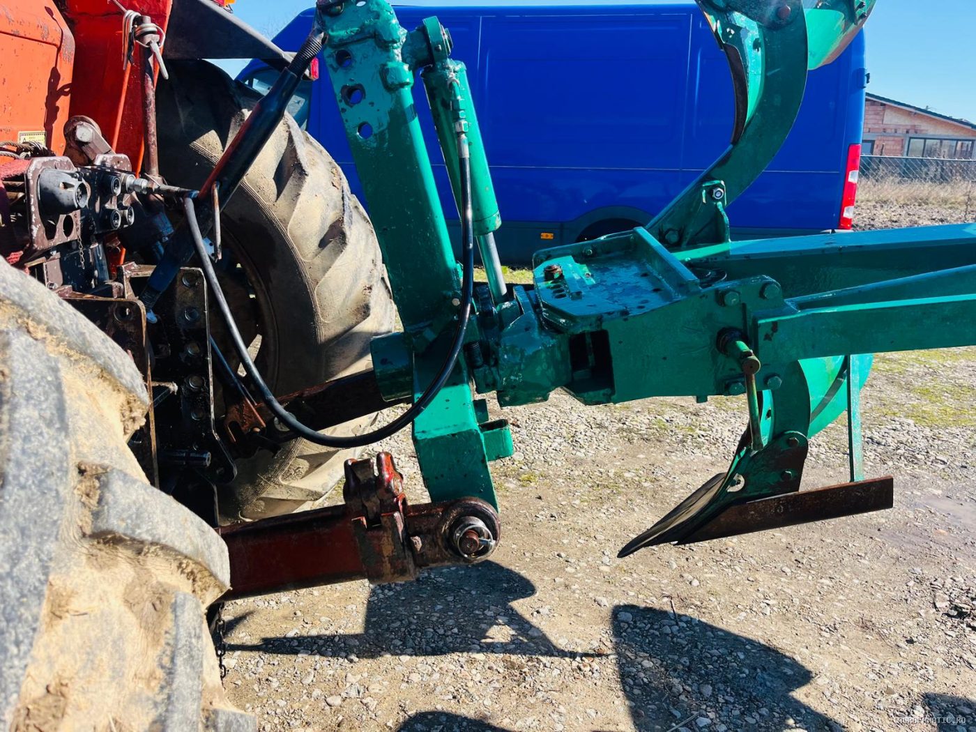 Plug cu 4 trupite Regent, cu roata, 70 inaltime de la sol — utilaj agricol de vanzare