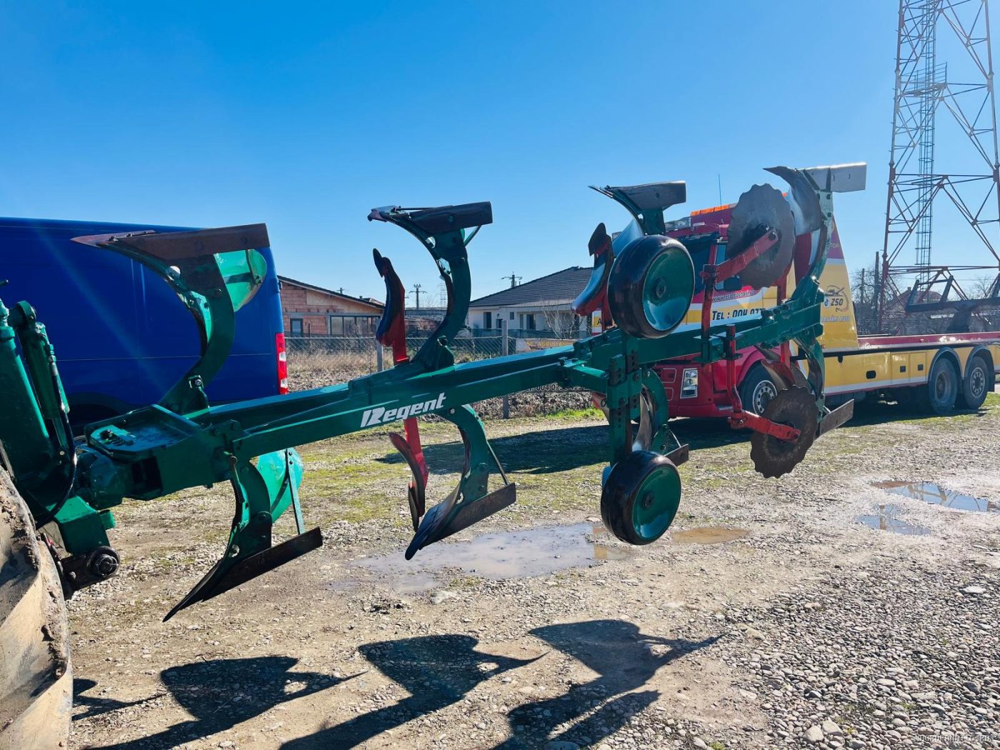 Plug cu 4 trupite Regent, cu roata, 70 inaltime de la sol — utilaj agricol de vanzare