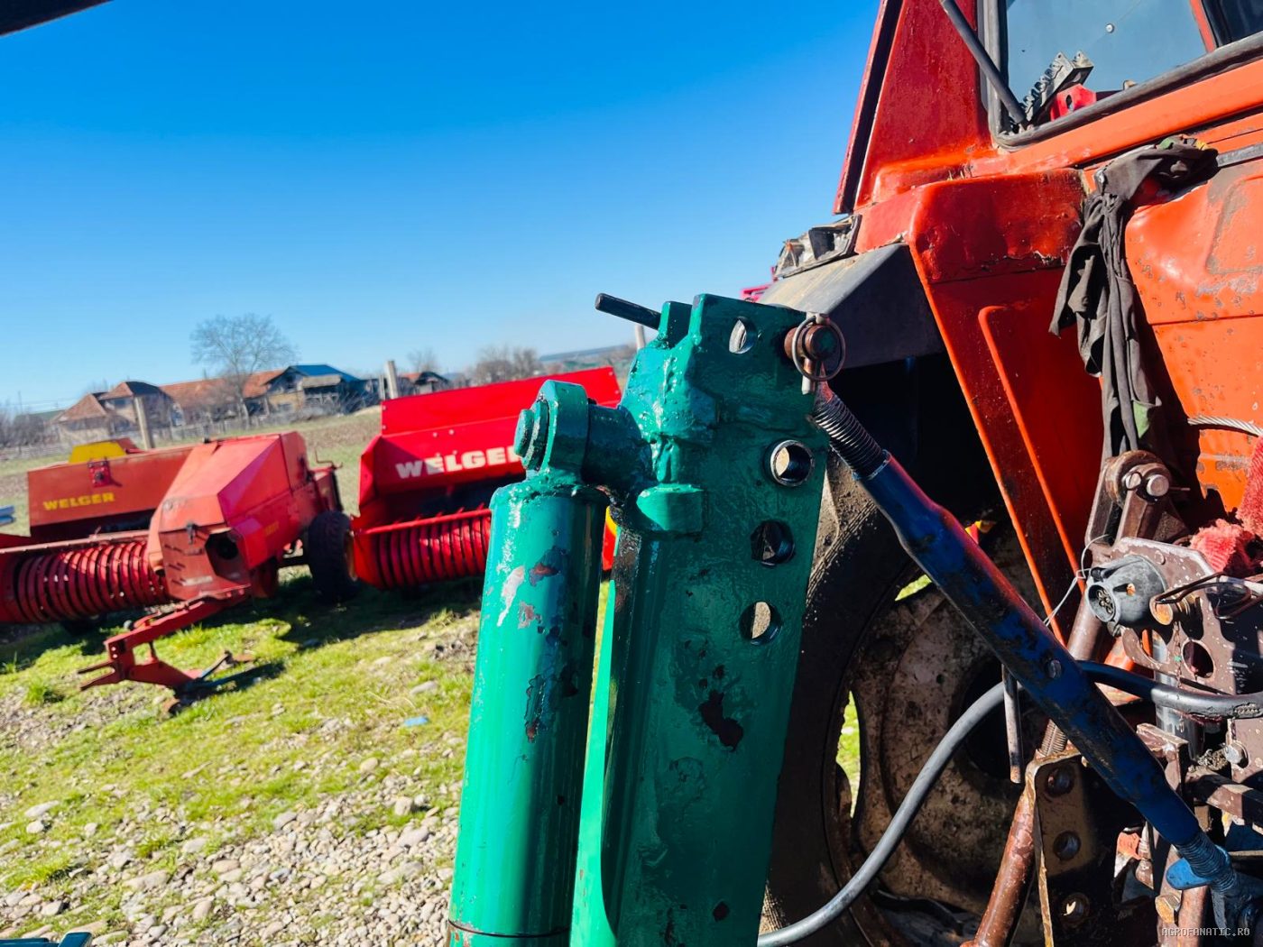 Plug cu 4 trupite Regent, cu roata, 70 inaltime de la sol — utilaj agricol de vanzare